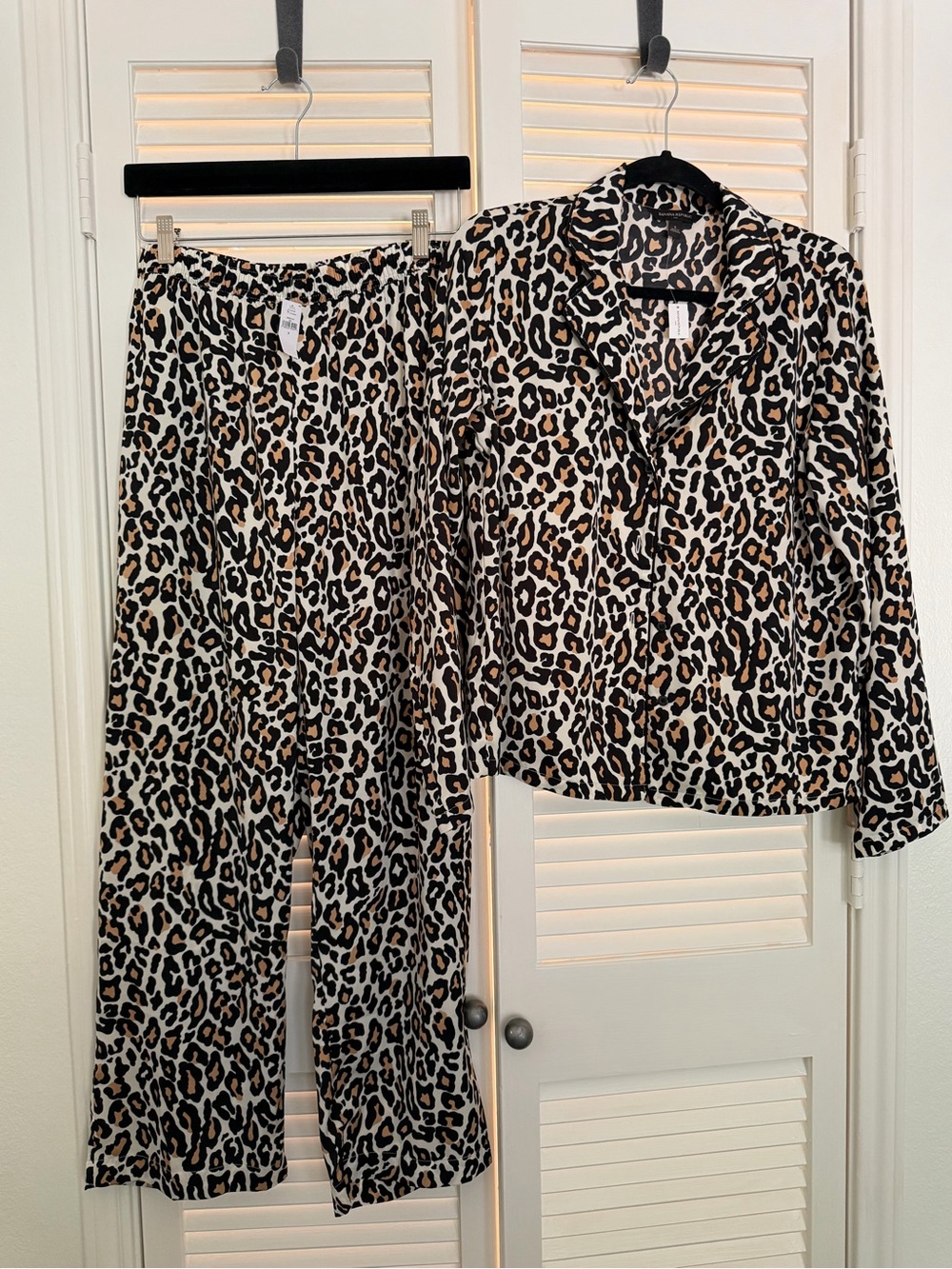 Banana Republic Leopard Print Pajama Set in Black, Brown & Cream size Small